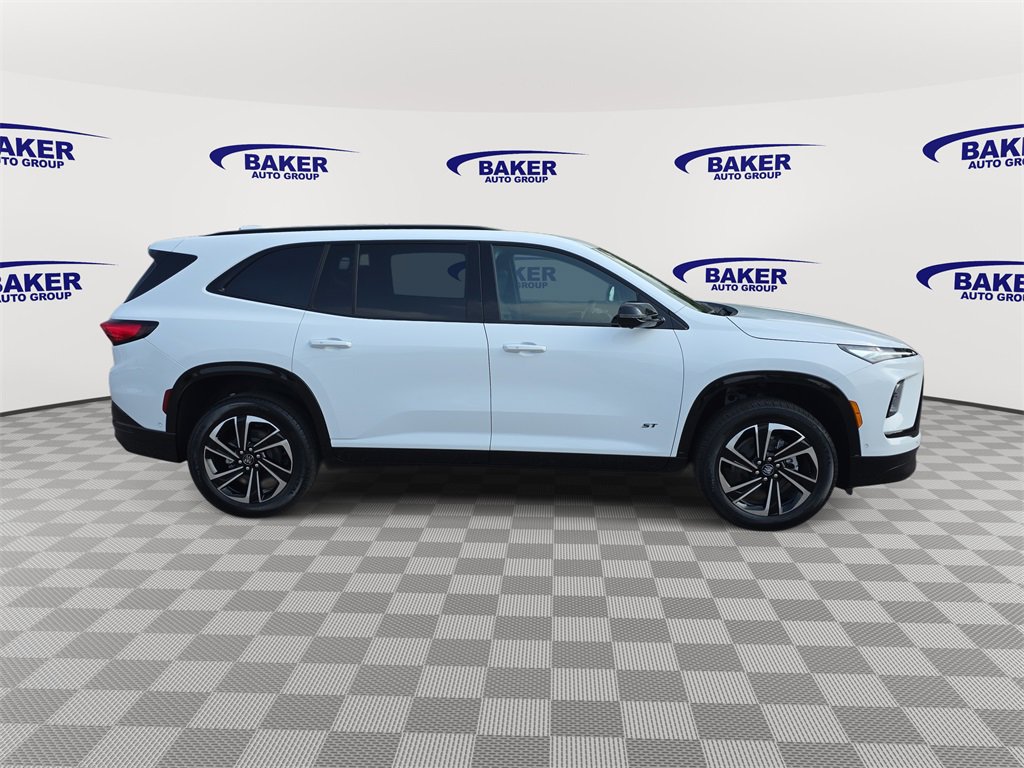 2026 Buick Enclave Sport Touring photo 2