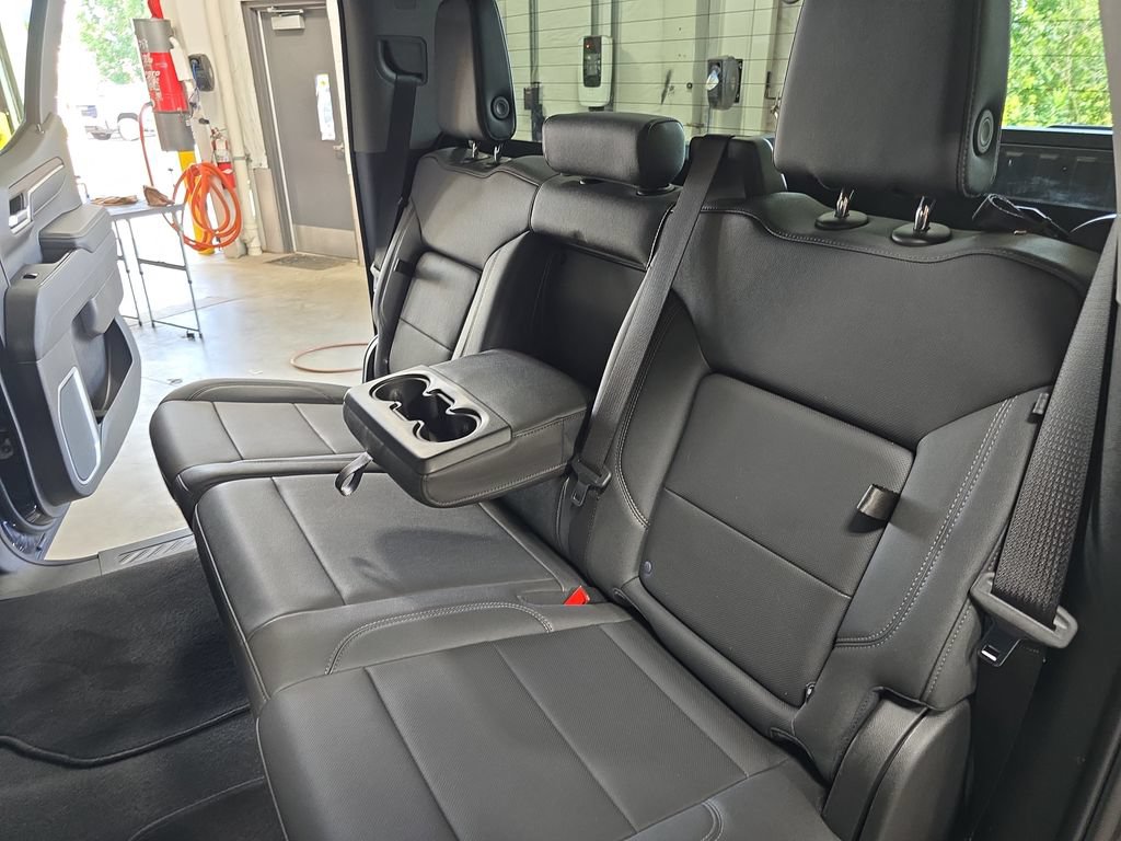2023 GMC Sierra 1500 SLT - Photo 14