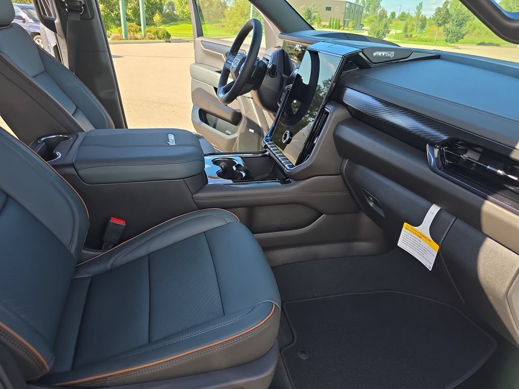 2026 GMC Yukon AT4 - Photo 10