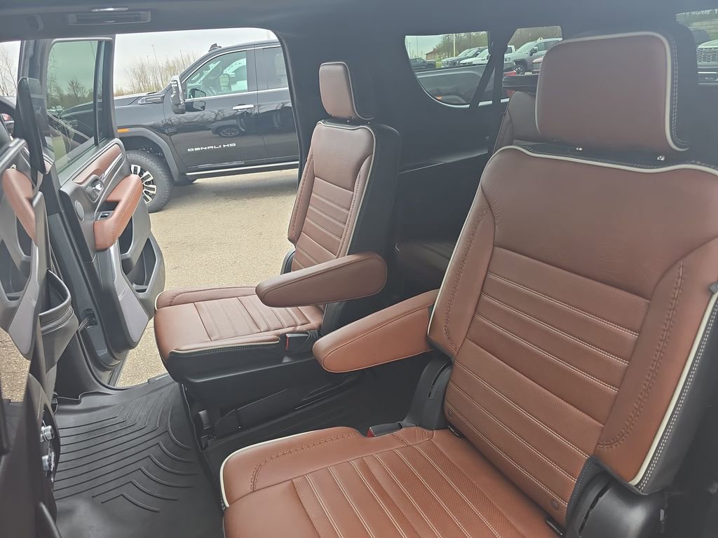 2023 GMC Yukon XL Denali Ultimate - Photo 17