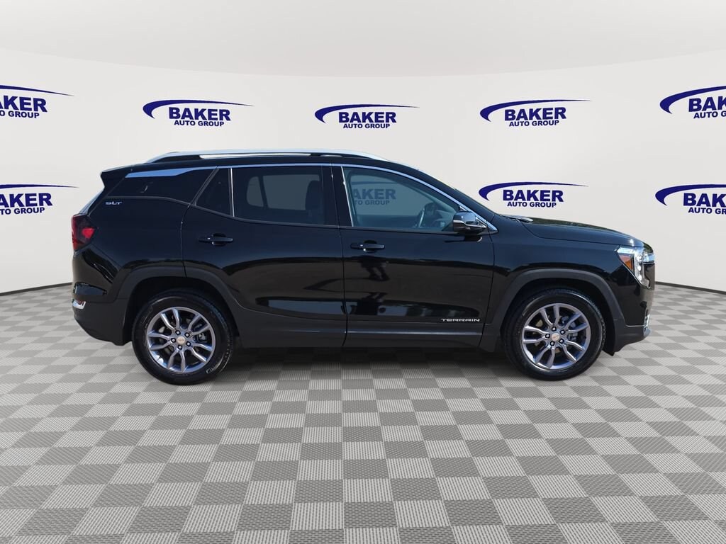 Used 2024 GMC Terrain SLT SUV