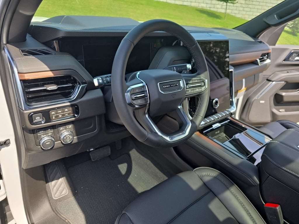 2026 GMC Yukon XL Denali - Photo 17