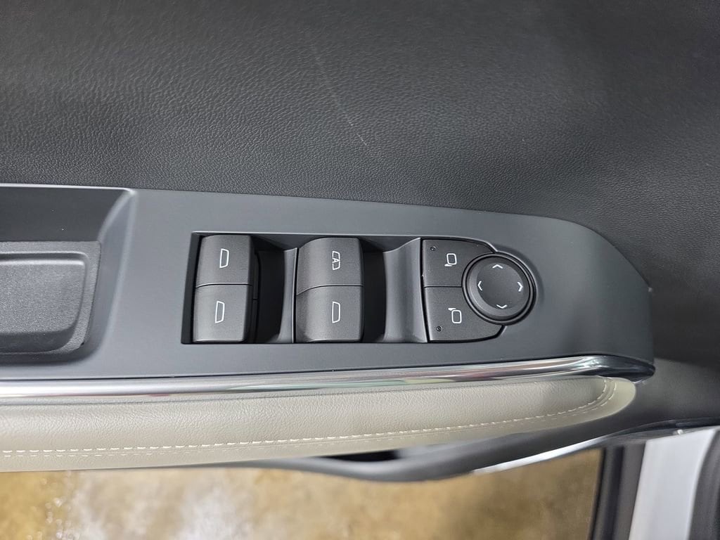 2026 GMC Acadia Elevation - Photo 30