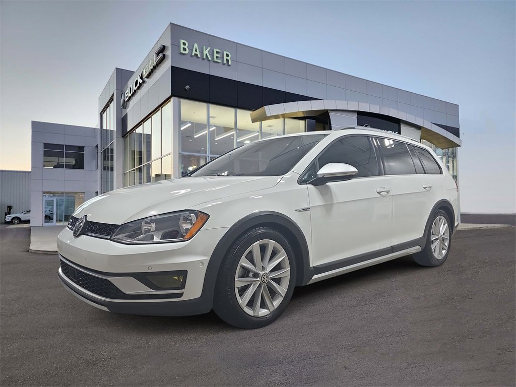2017 Volkswagen Golf Alltrack Alltrack SE's photo