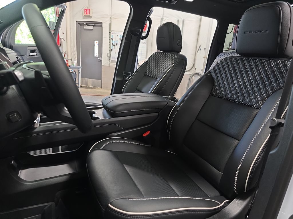 2026 GMC Acadia Denali - Photo 16