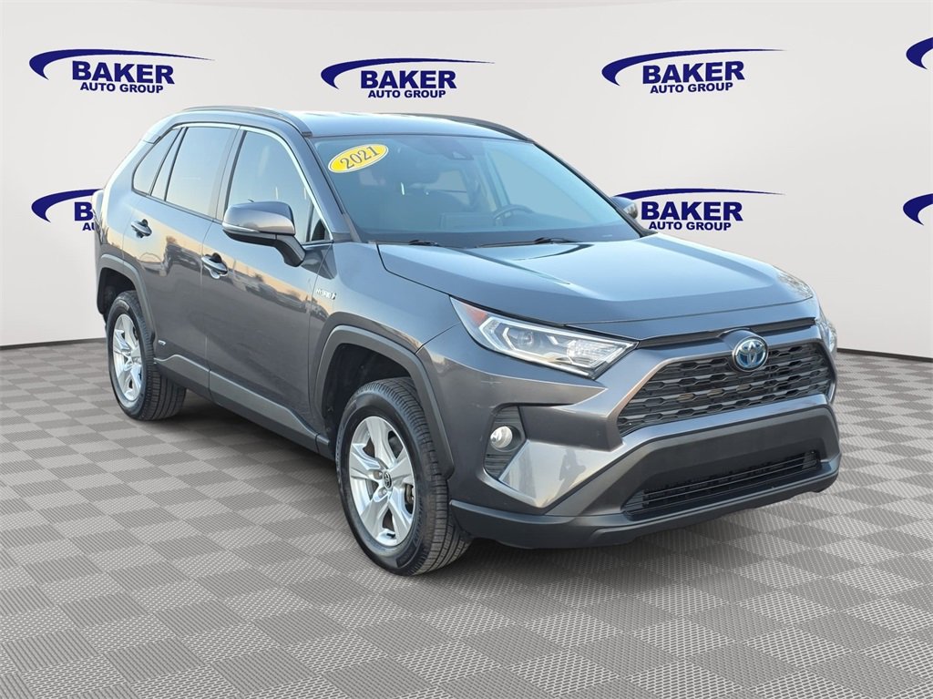2021 Toyota RAV4 Hybrid XLE photo 3