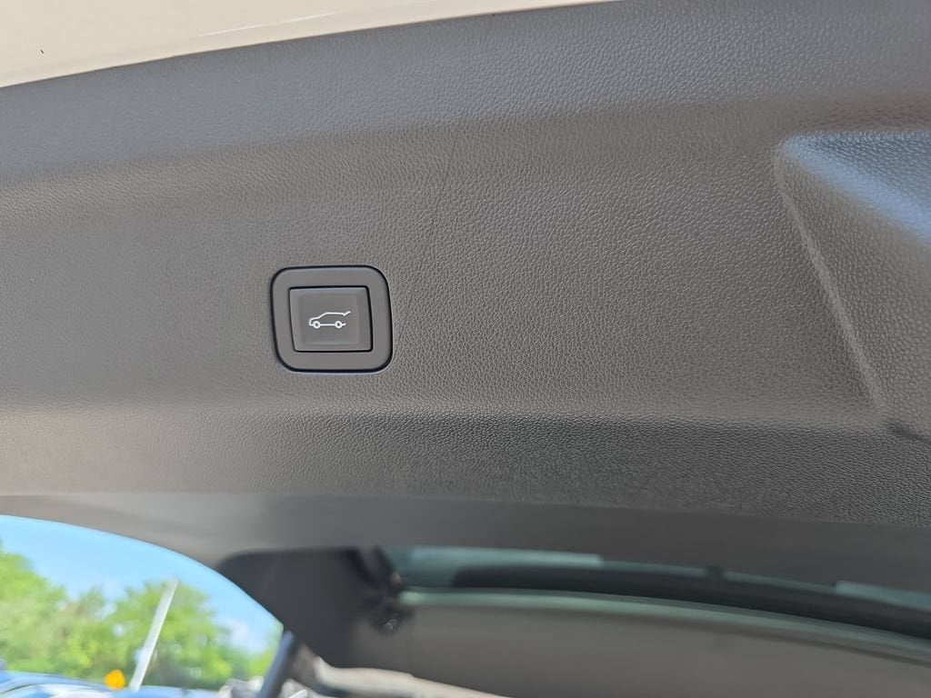 2026 GMC Yukon XL Denali - Photo 14