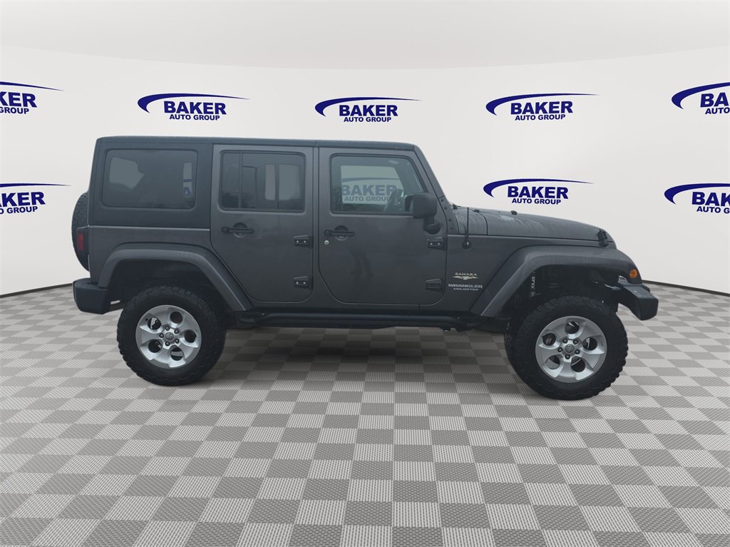 2014 Jeep Wrangler Unlimited Sahara photo 3
