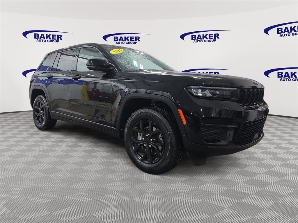 Used 2024 Jeep Grand Cherokee Altitude
