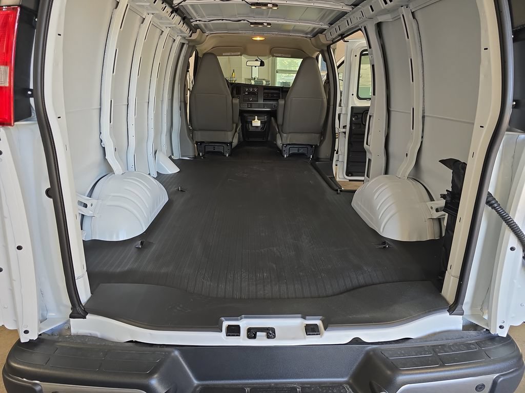 2026 GMC Savana Cargo Work Van - Photo 12