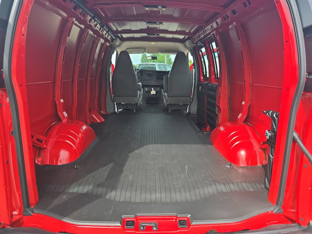 2026 GMC Savana Cargo Work Van - Photo 12