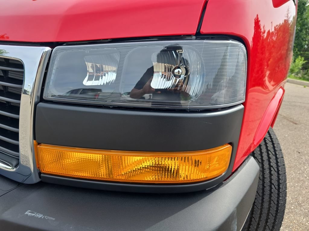 2026 GMC Savana Cargo Work Van - Photo 32