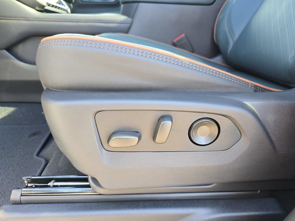 2026 GMC Yukon AT4 - Photo 30