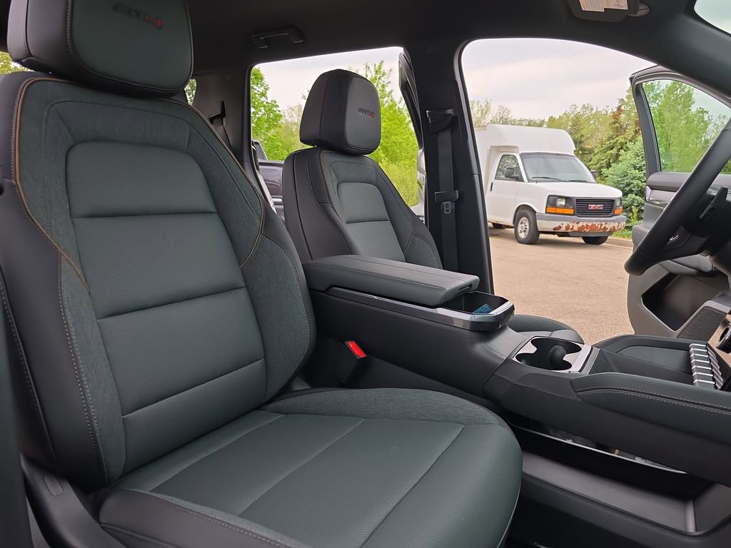 2026 GMC Terrain AT4 - Photo 10