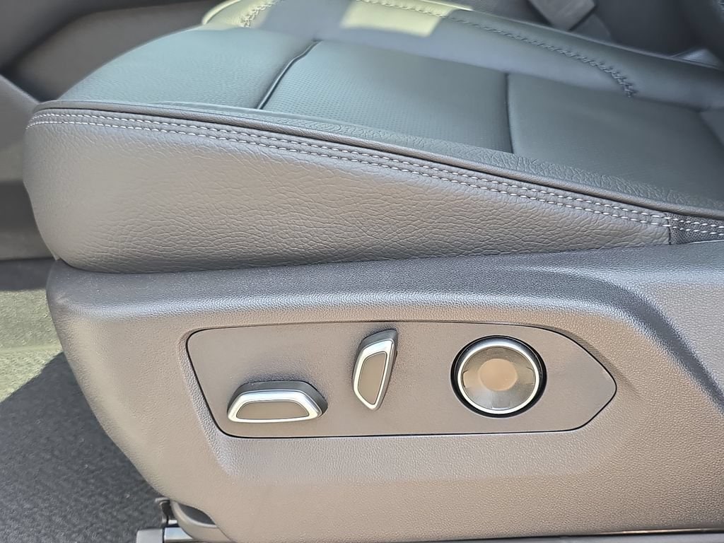 2026 GMC Yukon XL Denali - Photo 32