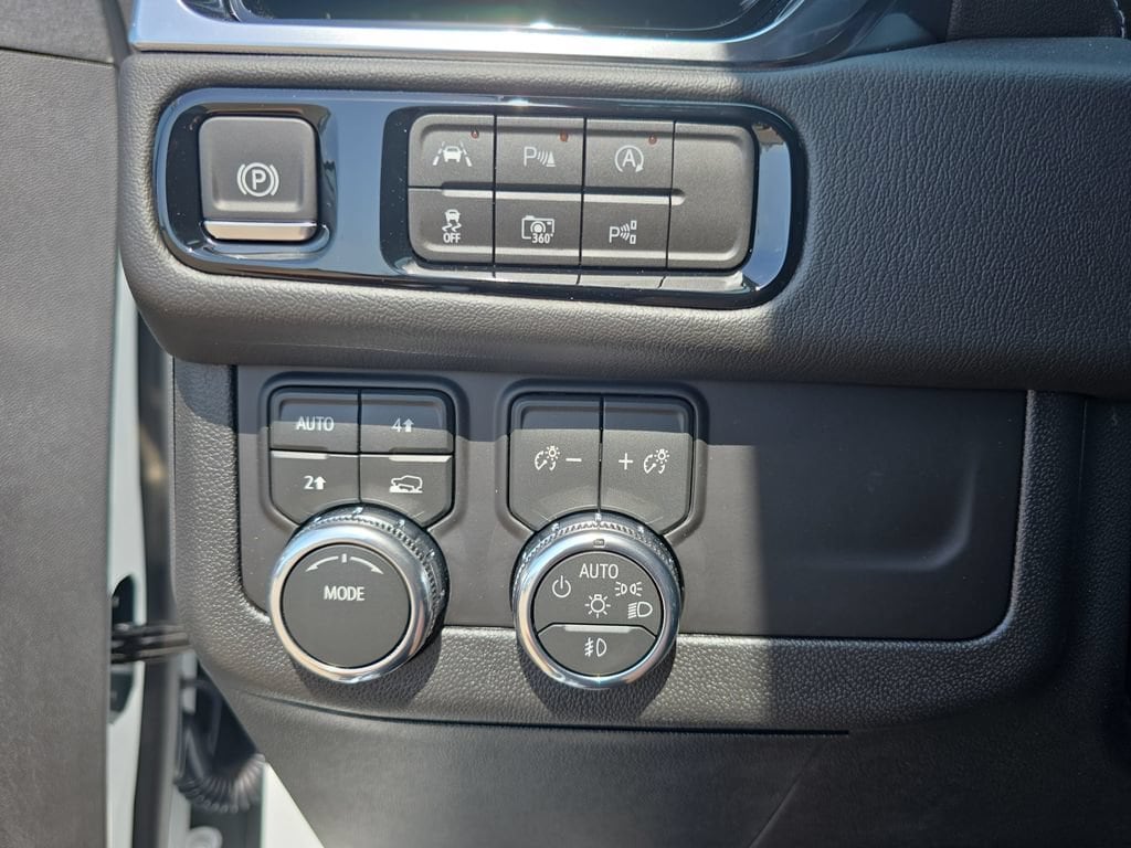 2026 GMC Yukon XL Denali - Photo 29