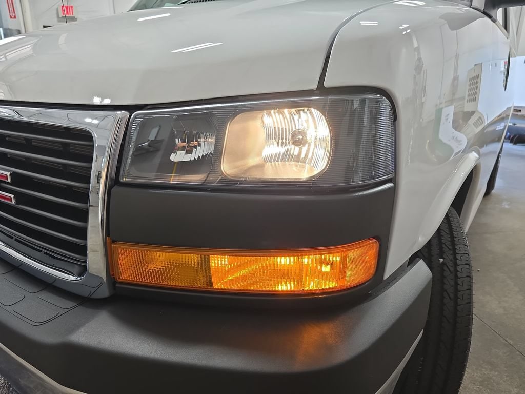 2026 GMC Savana Cargo Work Van - Photo 33