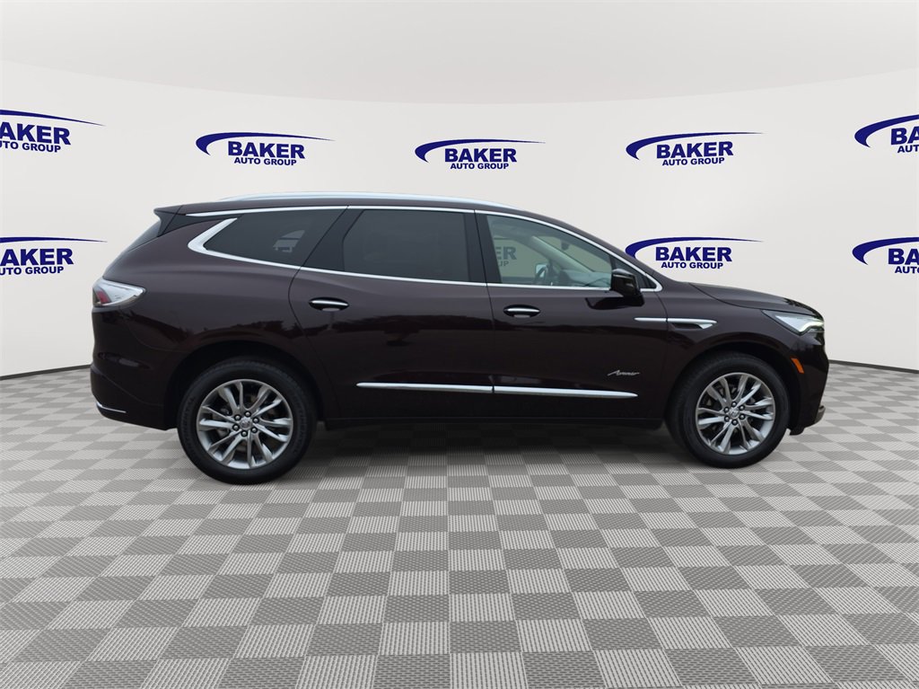 2023 Buick Enclave Avenir photo 3