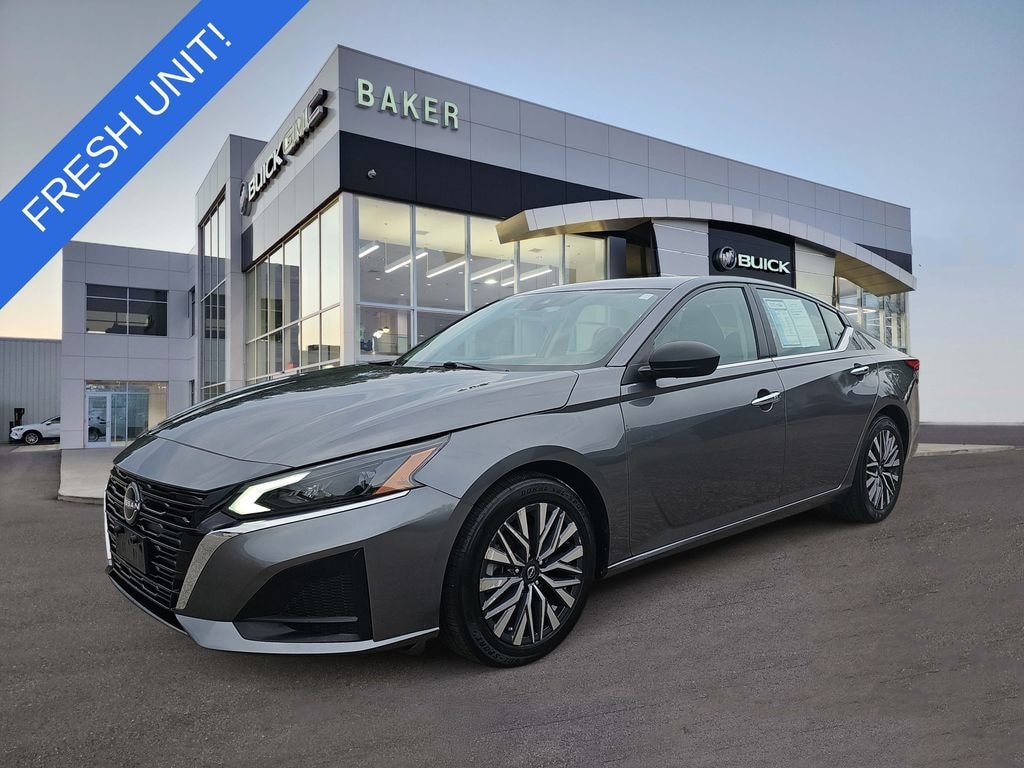 Used 2024 Nissan Altima 2.5 SV