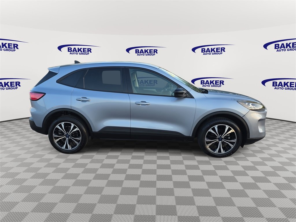 2022 Ford Escape SE photo 4