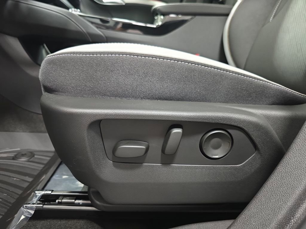 2026 Buick Envision Sport Touring - Photo 32