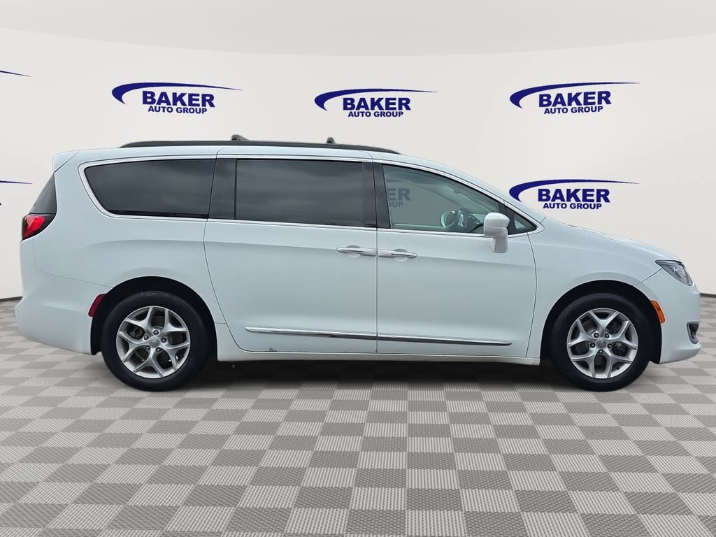 Used 2017 Chrysler Pacifica Touring-L Van