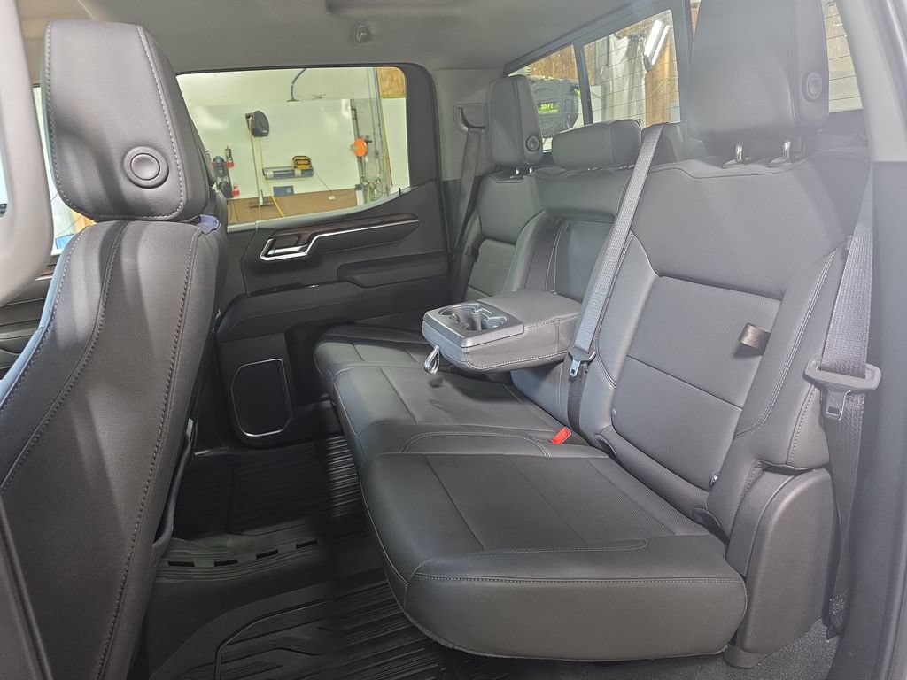 2026 GMC Sierra 1500 SLT - Photo 13