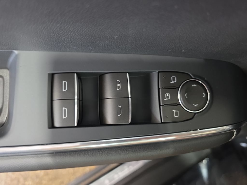 2026 GMC Acadia Denali - Photo 32