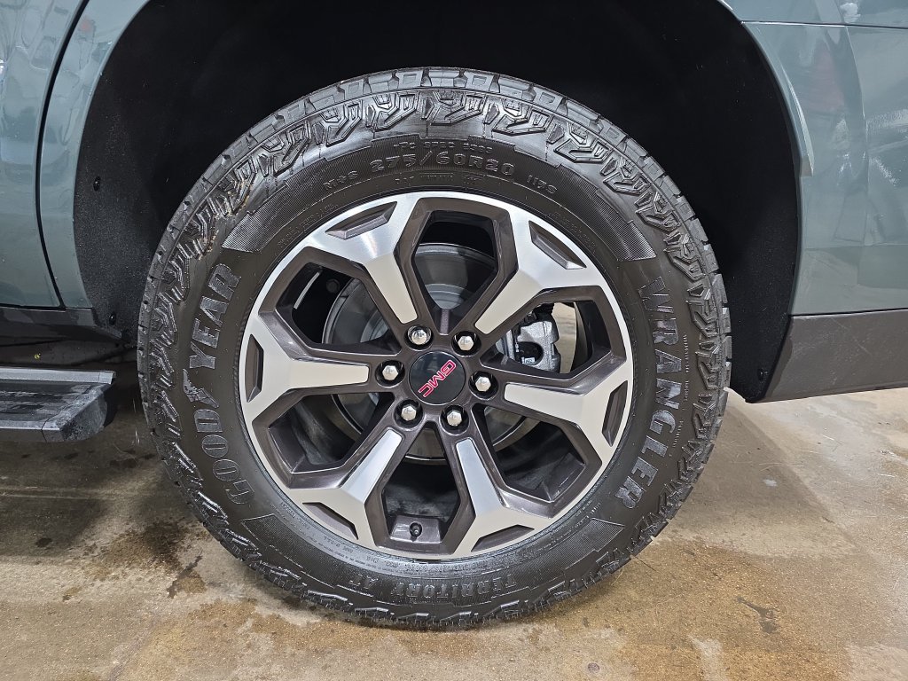 2026 GMC Yukon AT4 Ultimate - Photo 37