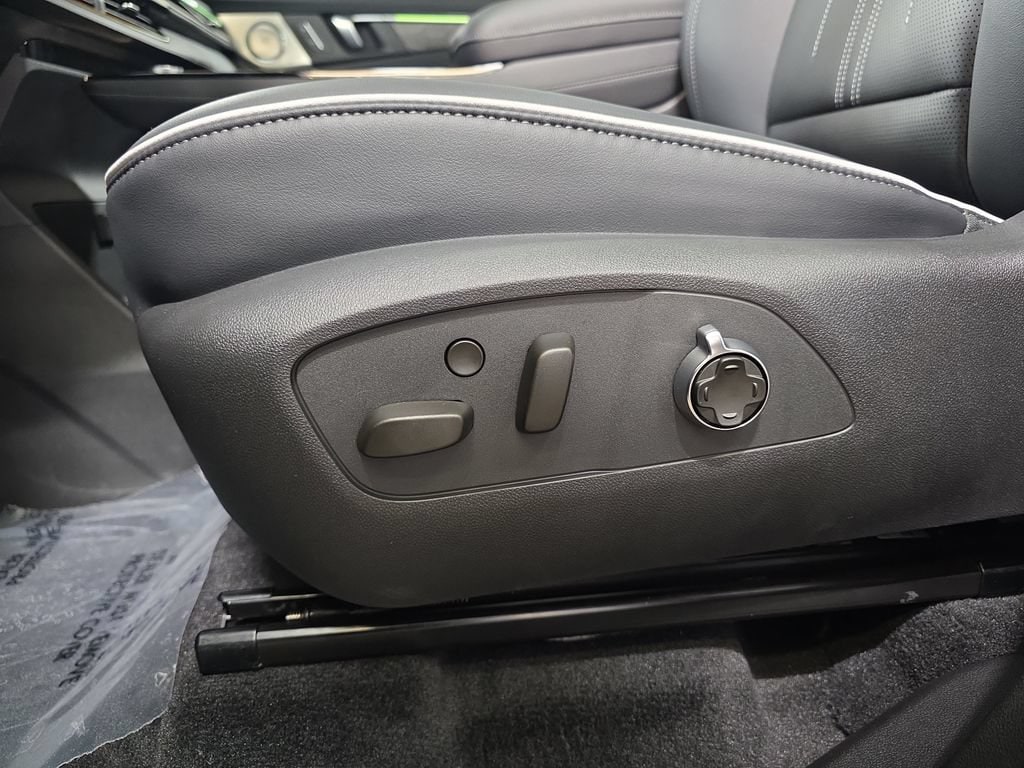 2026 Buick Enclave Avenir - Photo 33