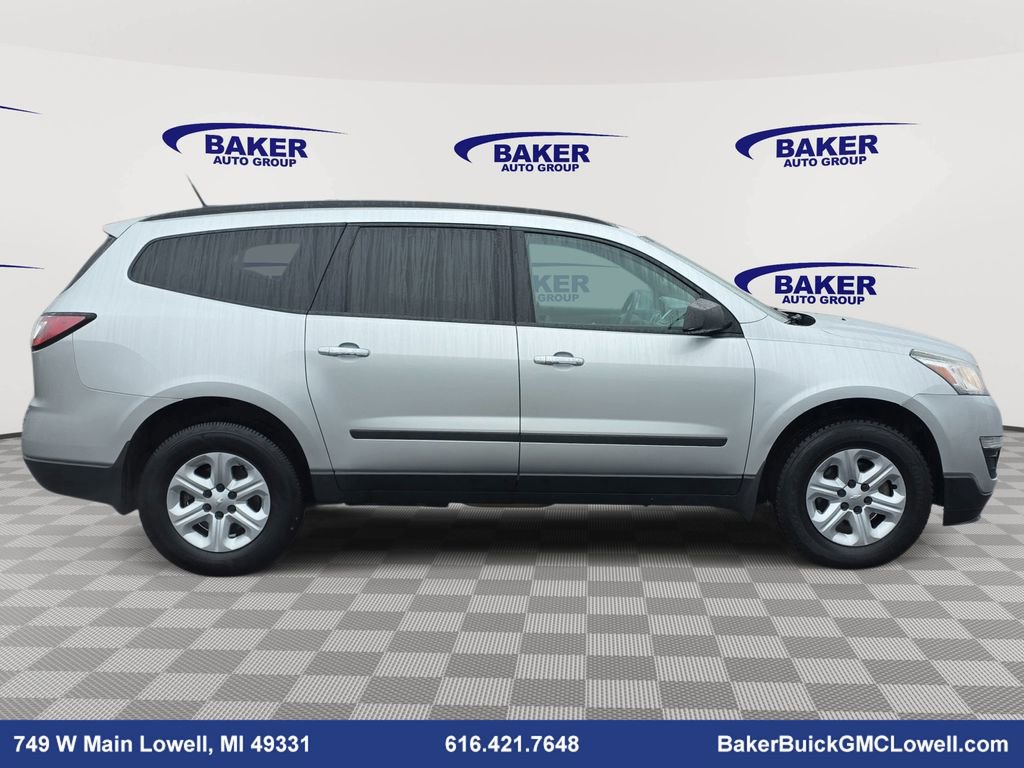 2016 Chevrolet Traverse LS photo 4