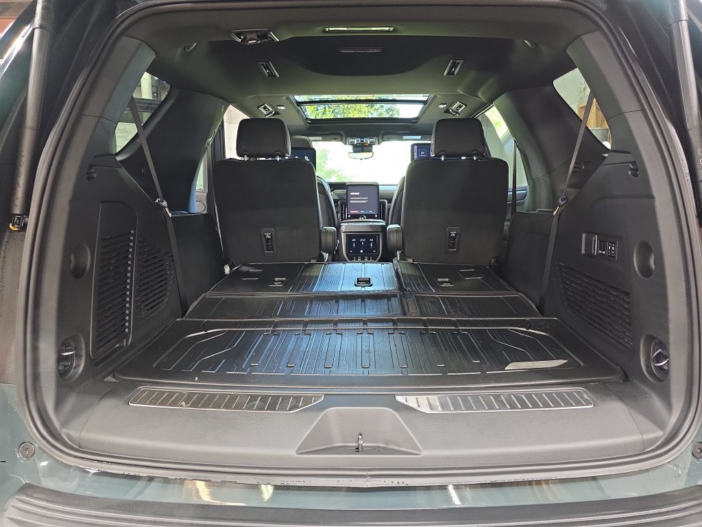 2026 GMC Yukon AT4 Ultimate - Photo 14