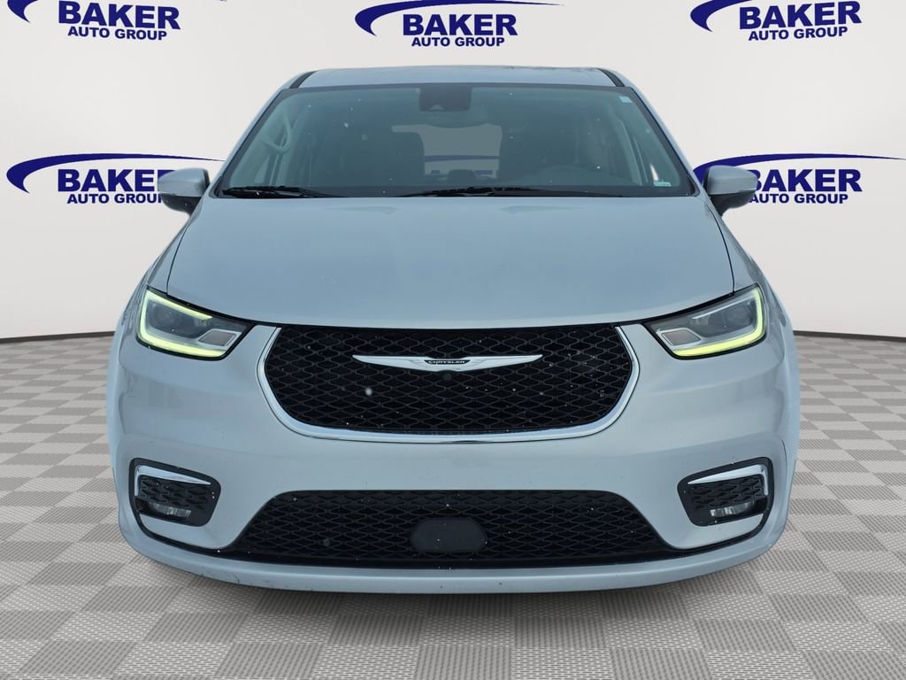 Used 2023 Chrysler Pacifica Touring L