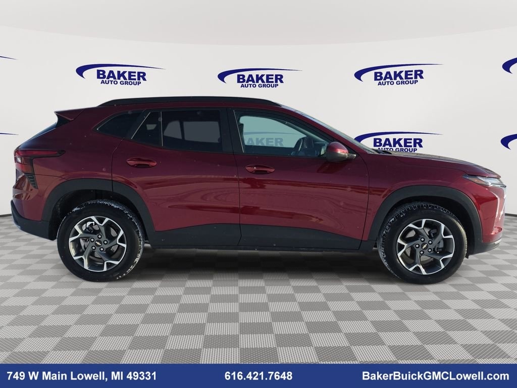 Used 2025 Chevrolet Trax LT SUV