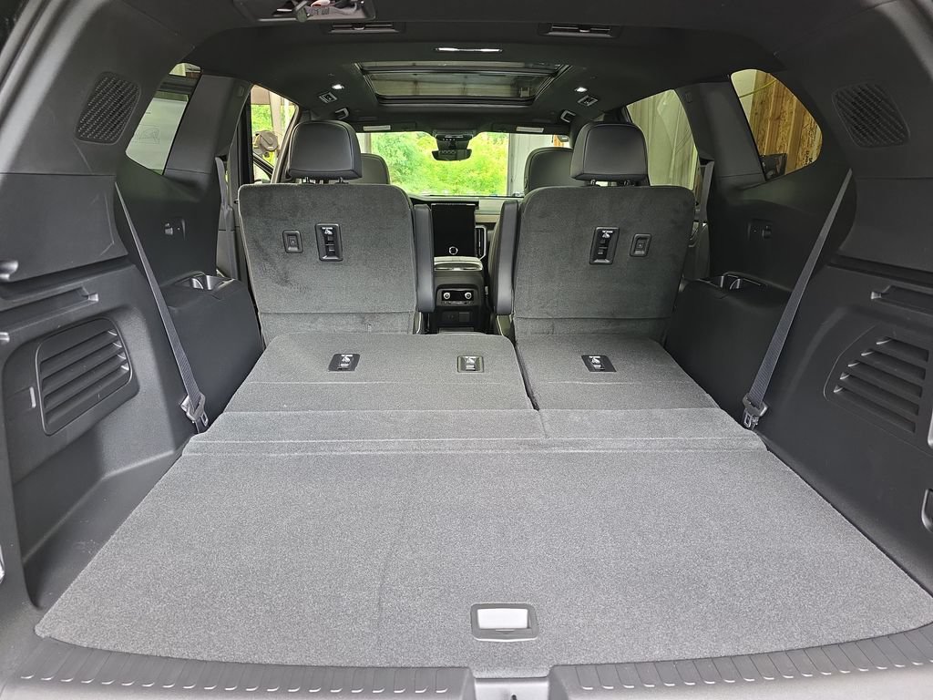 2026 GMC Acadia Denali - Photo 14