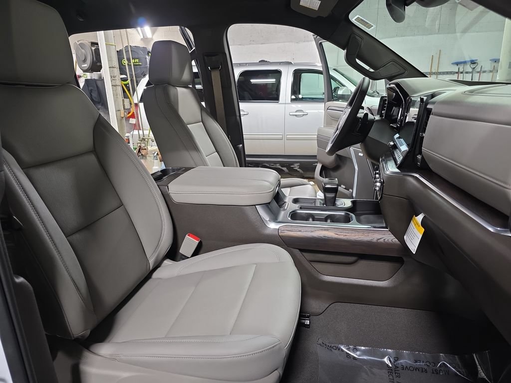 2026 GMC Sierra 1500 SLT - Photo 10