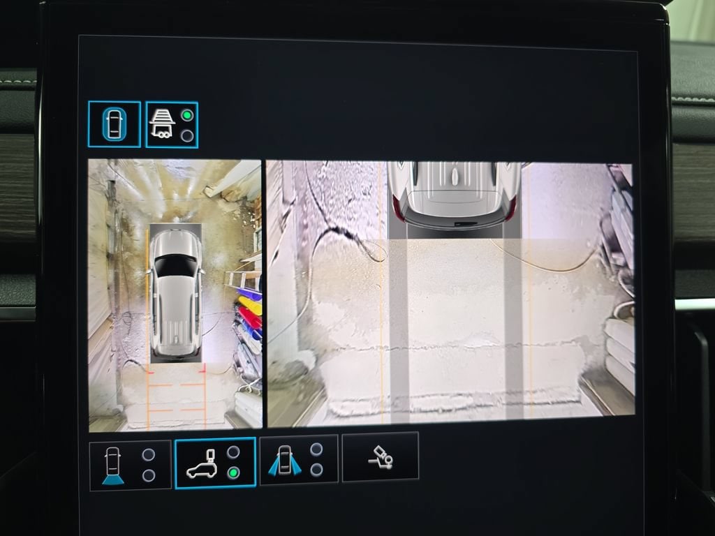 2026 GMC Acadia Denali - Photo 26
