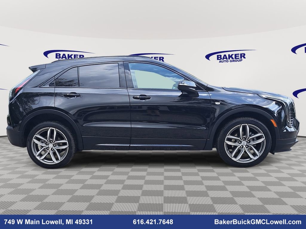 2023 Cadillac XT4 Sport photo 2