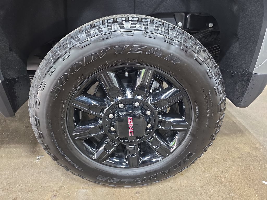 2026 GMC Sierra 3500HD AT4 - Photo 31