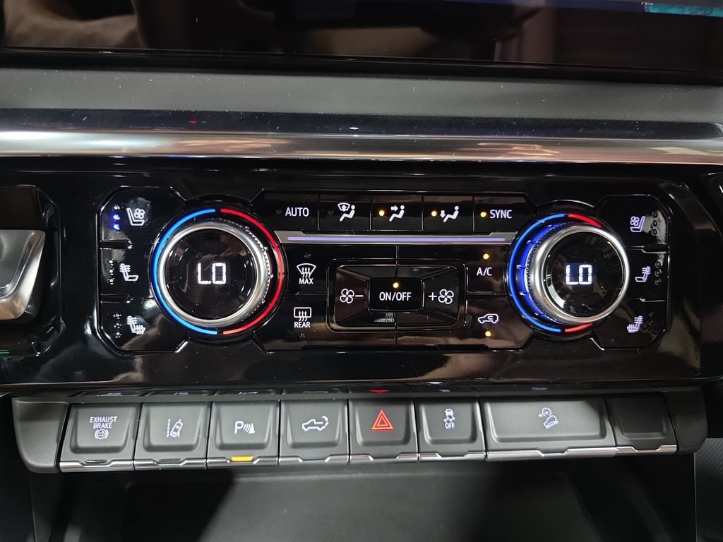 2026 GMC Sierra 3500HD Denali Ultimate - Photo 20
