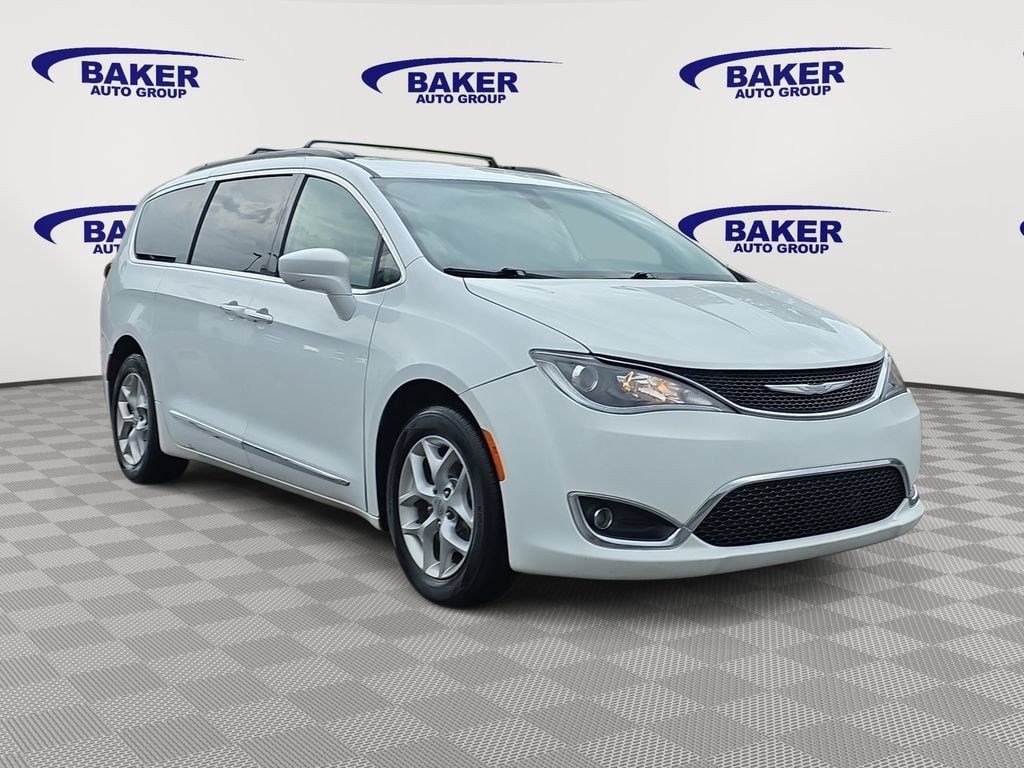 Used 2017 Chrysler Pacifica Touring-L Van