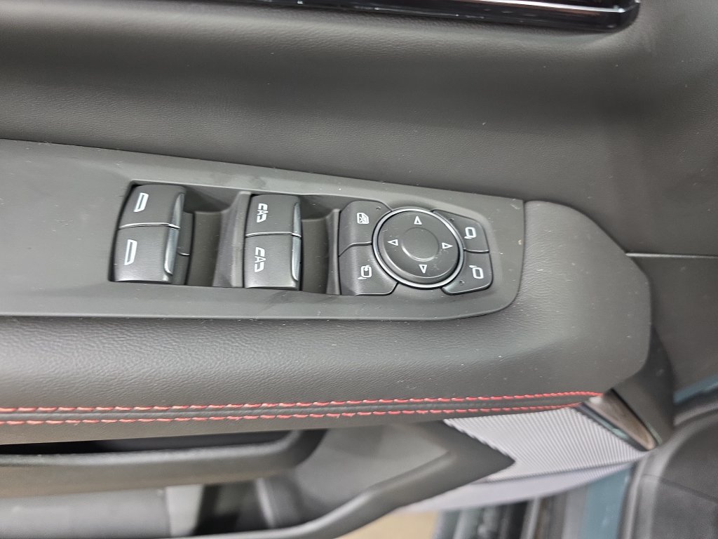 2026 GMC Yukon AT4 Ultimate - Photo 32