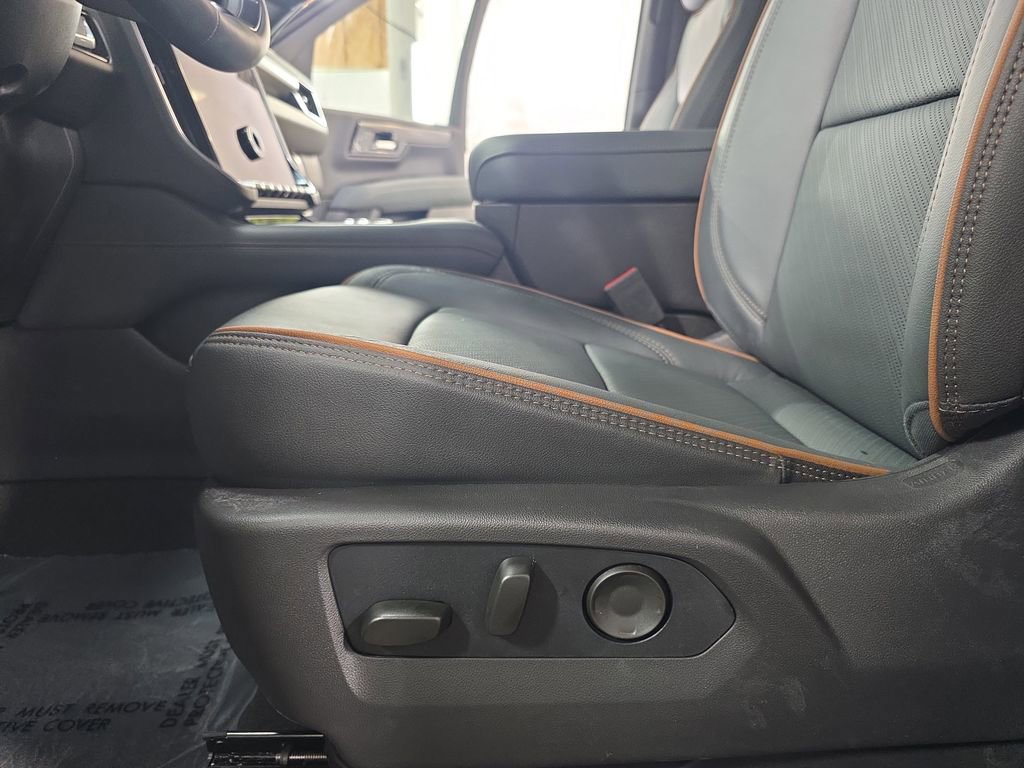2026 GMC Yukon XL AT4 - Photo 33