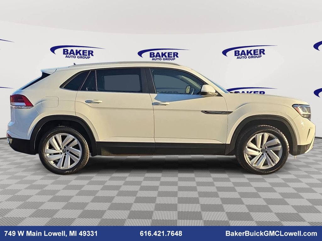 2020 Volkswagen Atlas Cross Sport V6 SE Technology photo 2