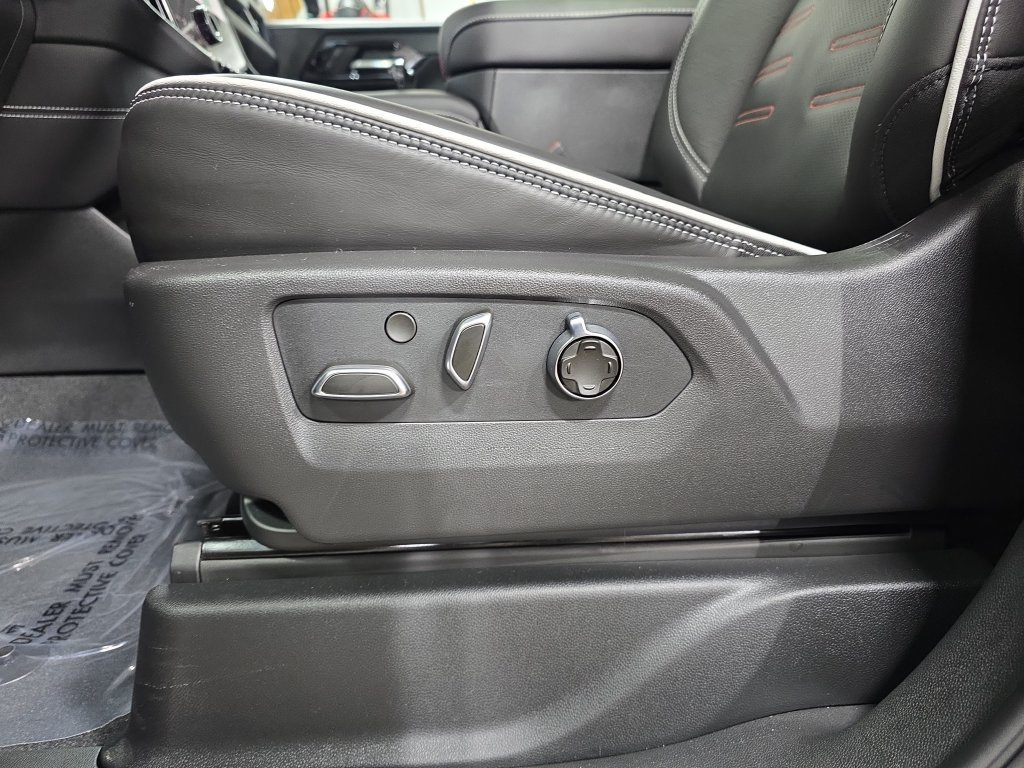 2026 GMC Yukon AT4 Ultimate - Photo 33