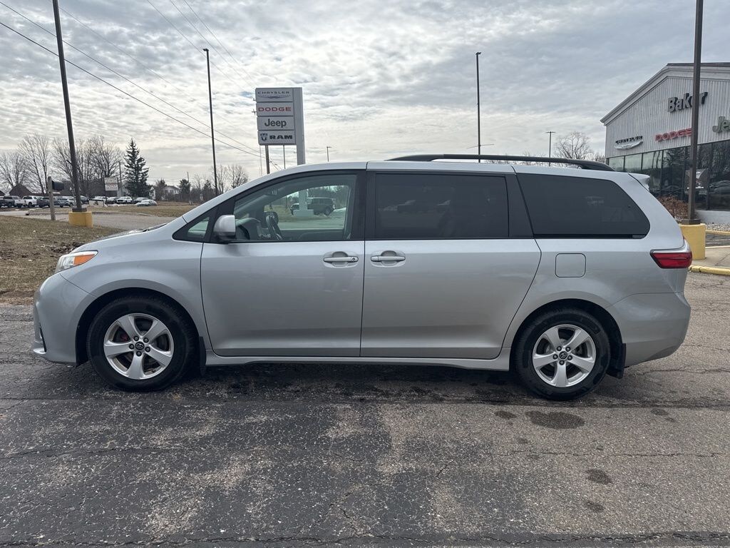 Used 2020 Toyota Sienna LE Minivan/Van