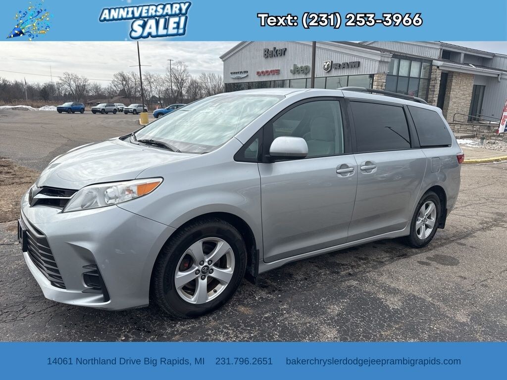 Used 2020 Toyota Sienna LE Minivan/Van