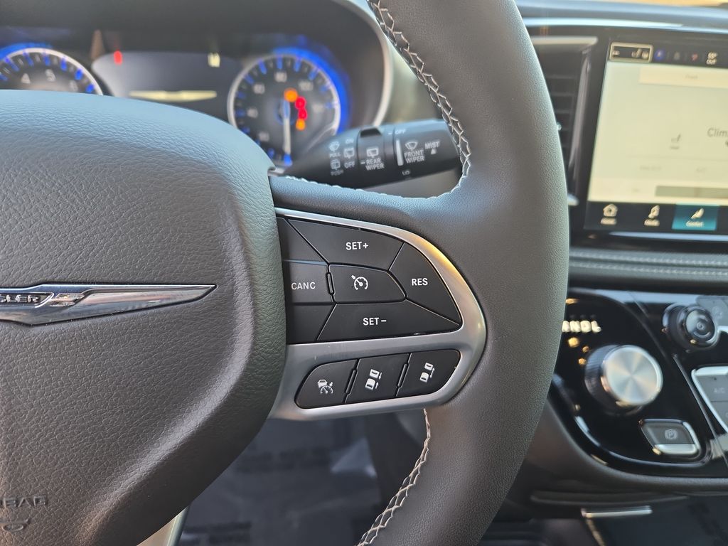 2026 Chrysler Pacifica Select - Photo 19