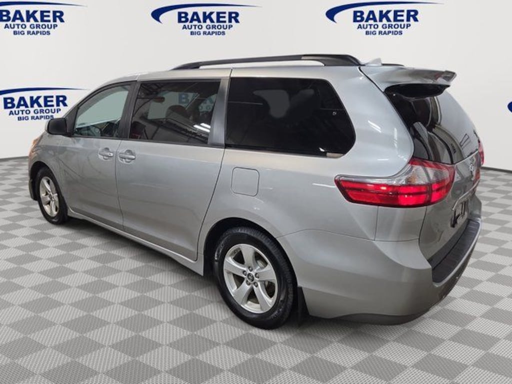 Used 2020 Toyota Sienna LE Minivan/Van