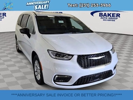 New 2025 Chrysler Pacifica SELECT Passenger Van for sale in Big Rapids, MI